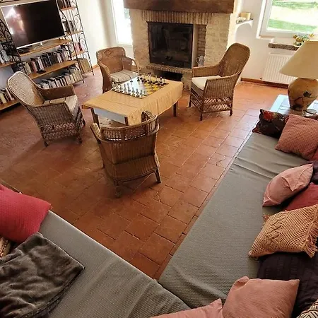 Maison Rustique & Paisible Proche